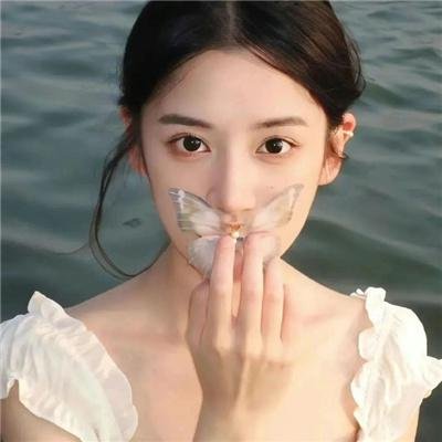 女玩家喜迎春